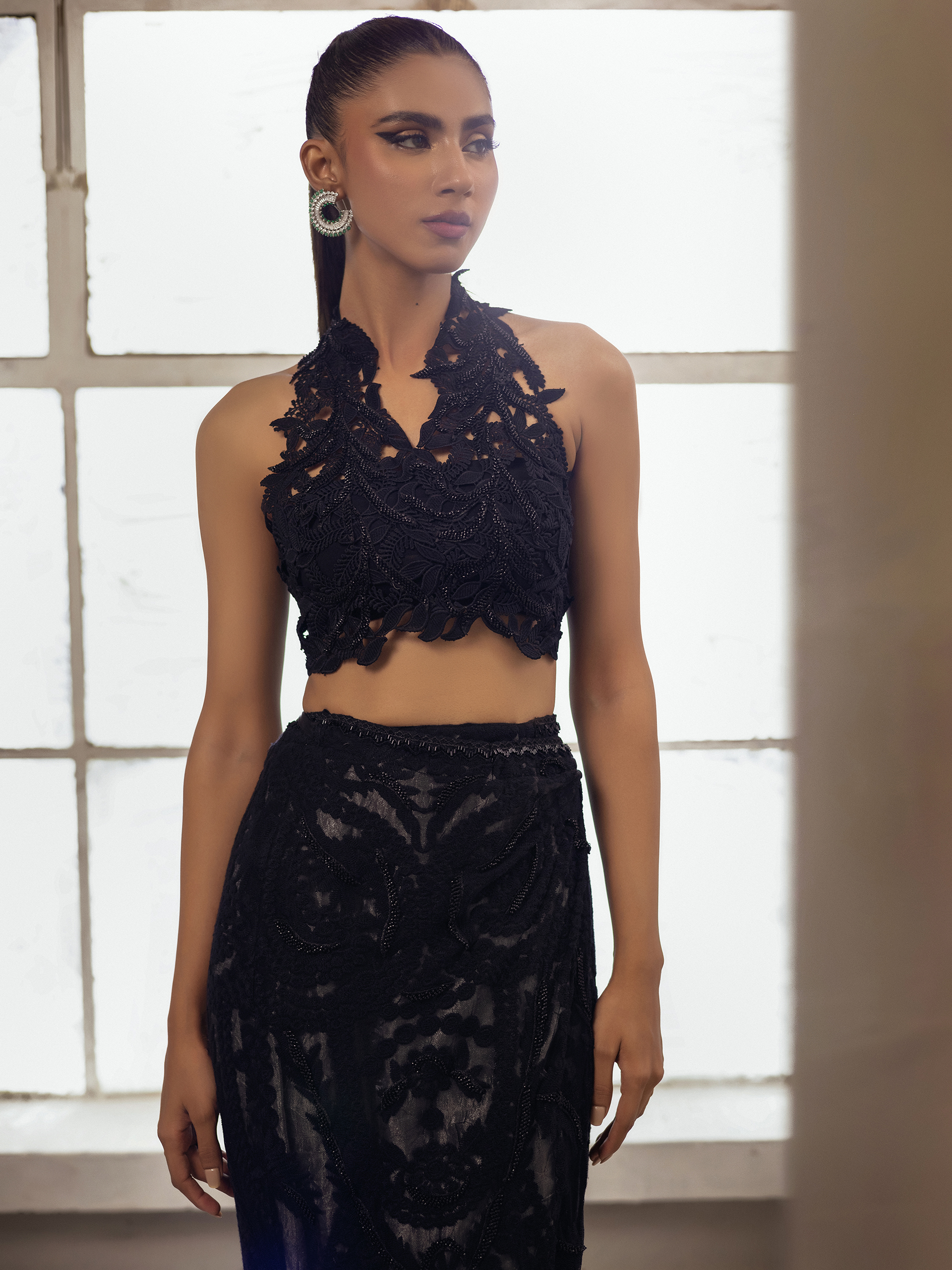 Flo - Black - Image 4