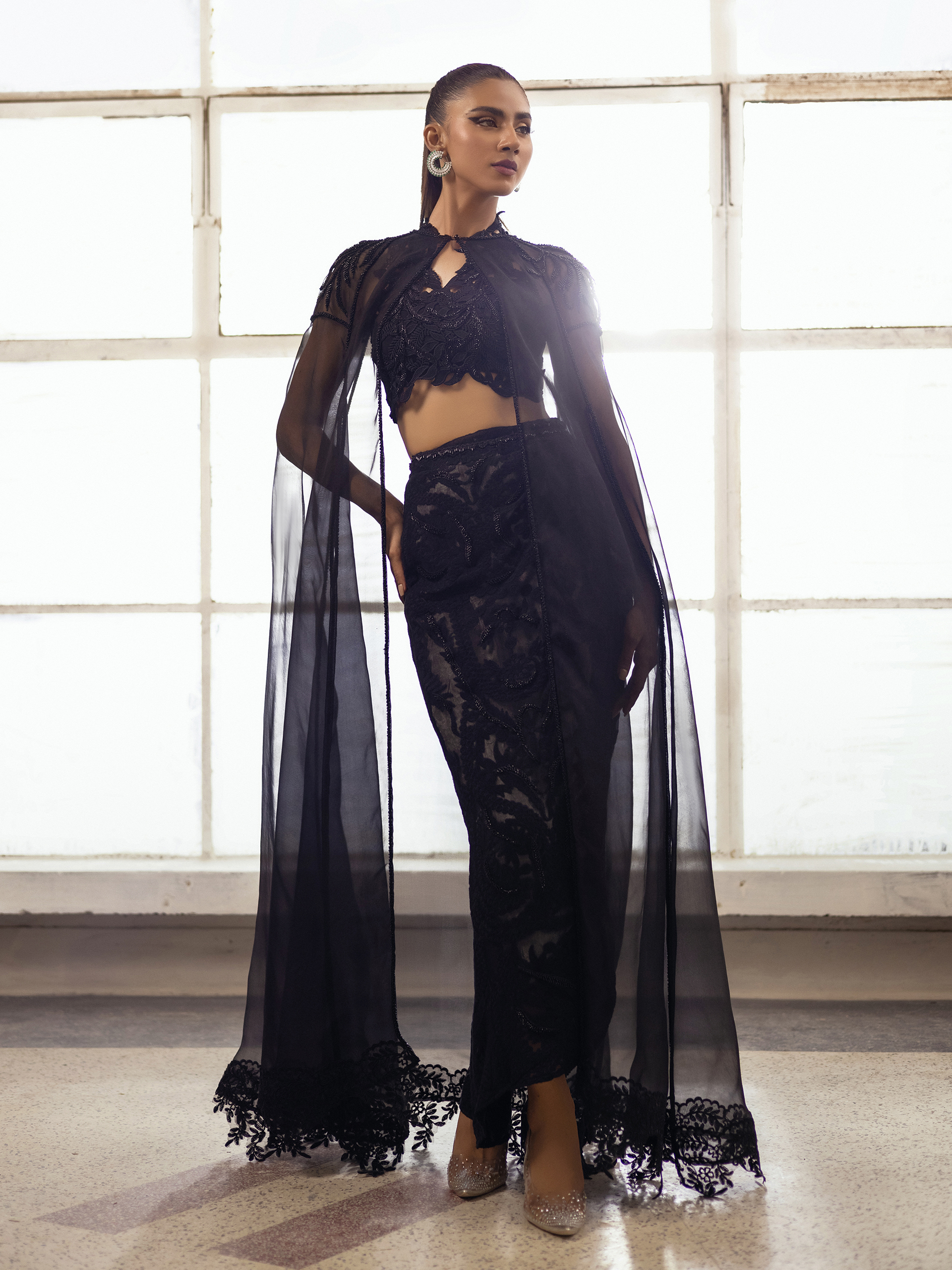 Flo - Black - Image 3