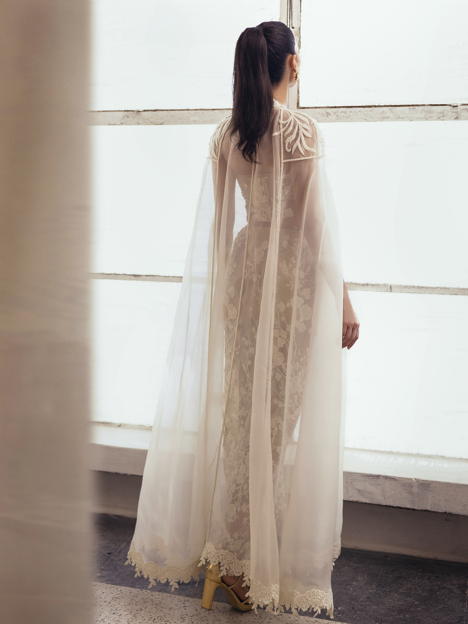Flo - White - Image 3