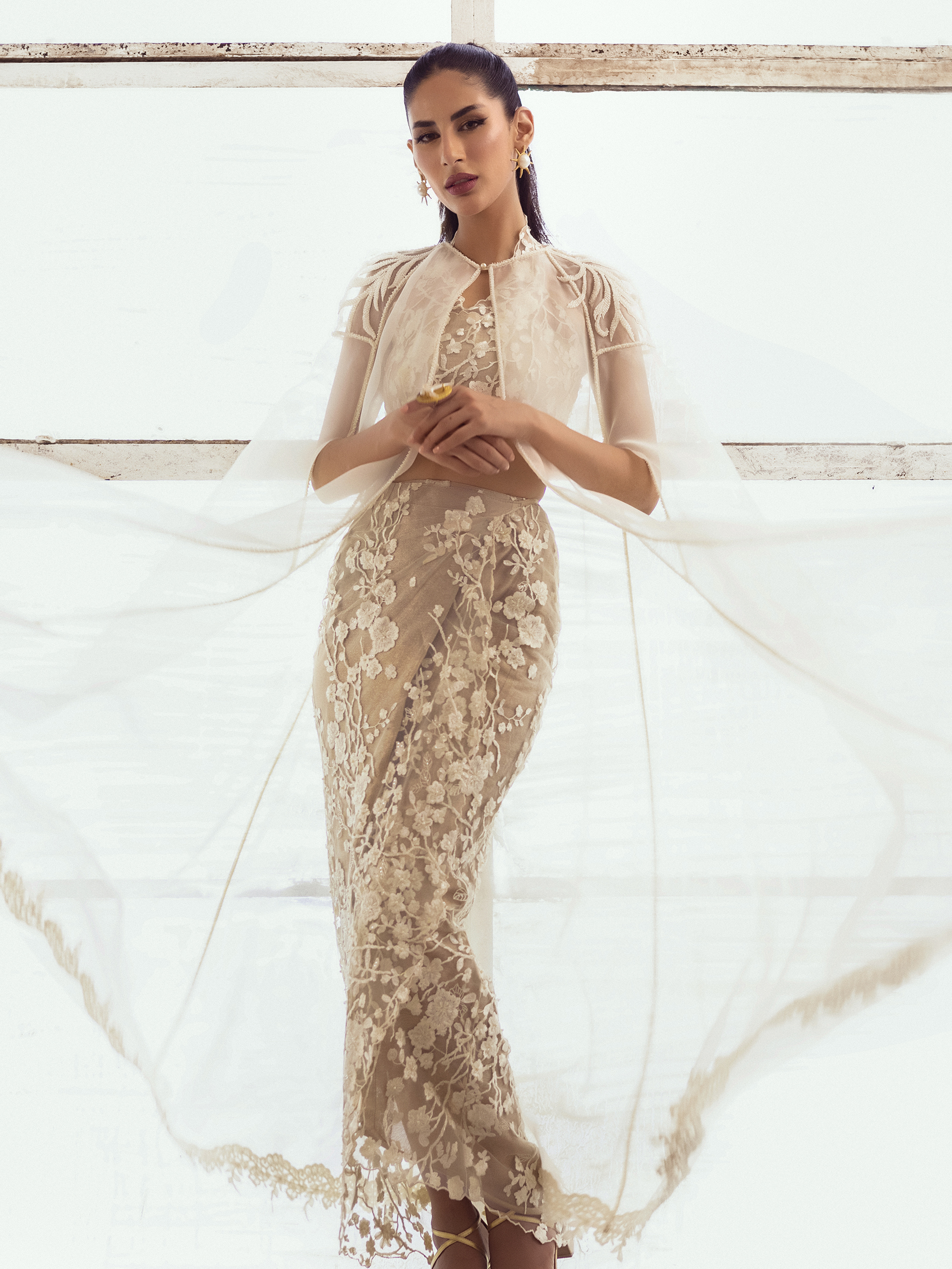 Flo - White