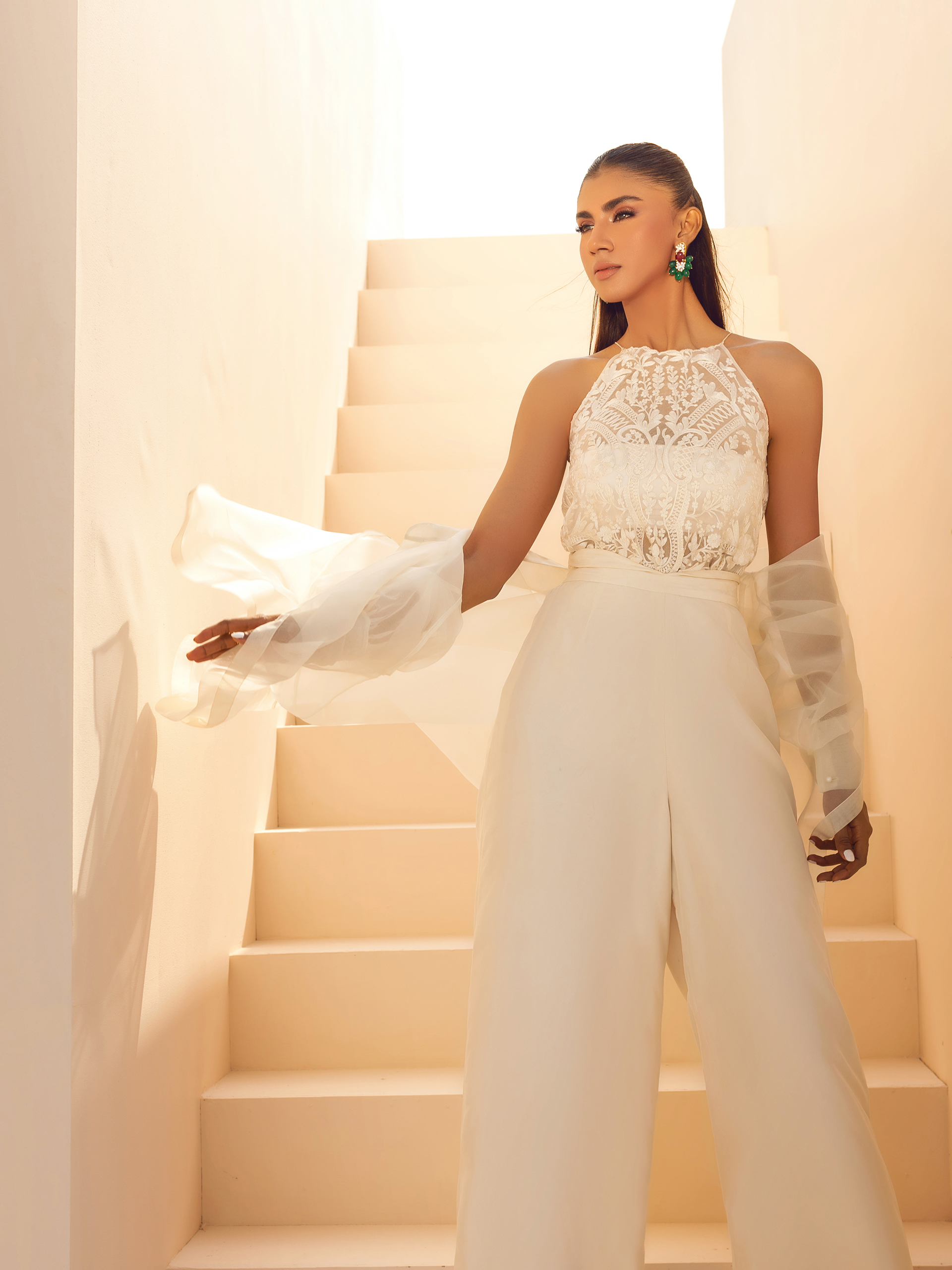 Mara - White - Image 3