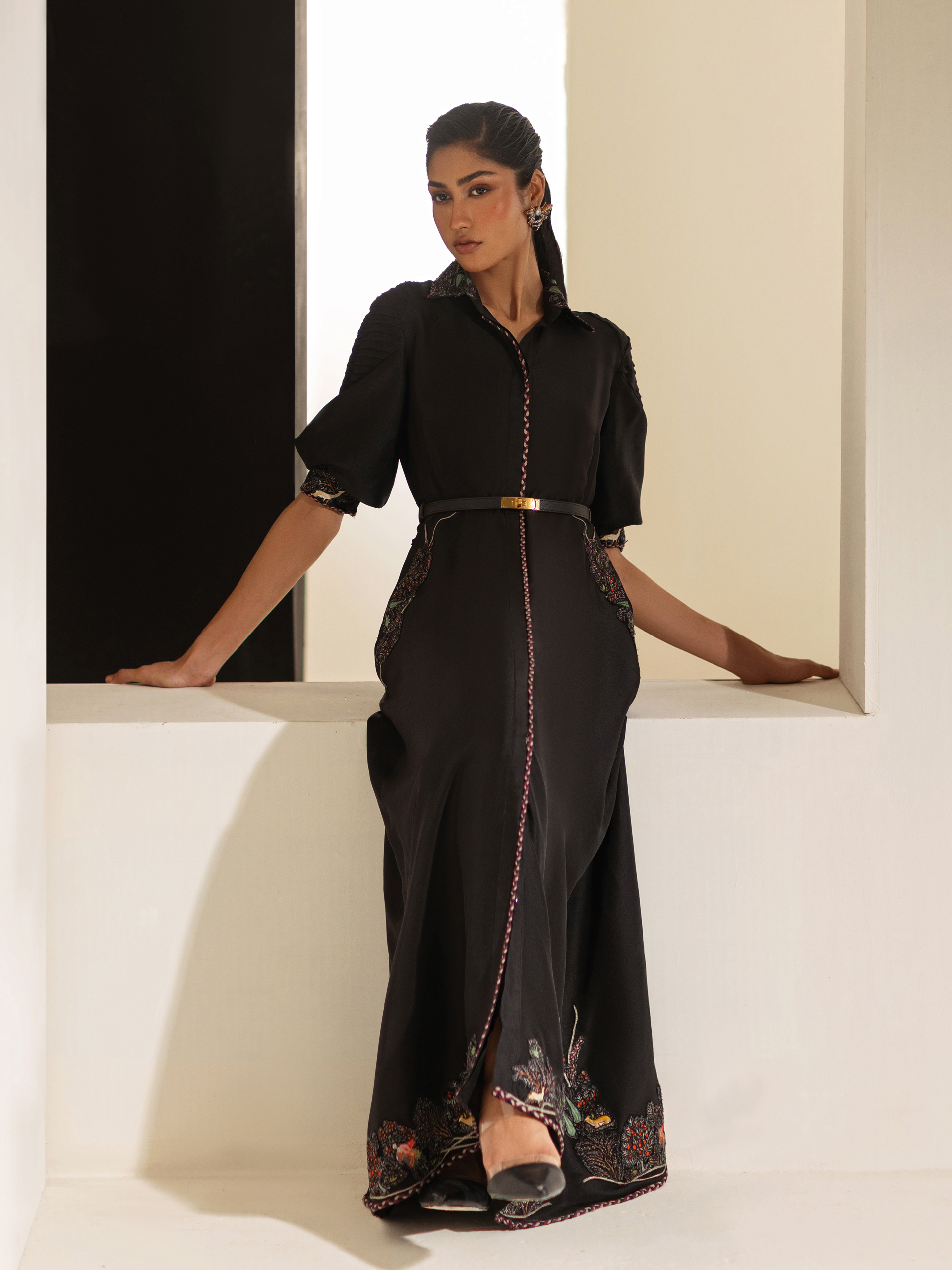 Iris - Black - Image 2